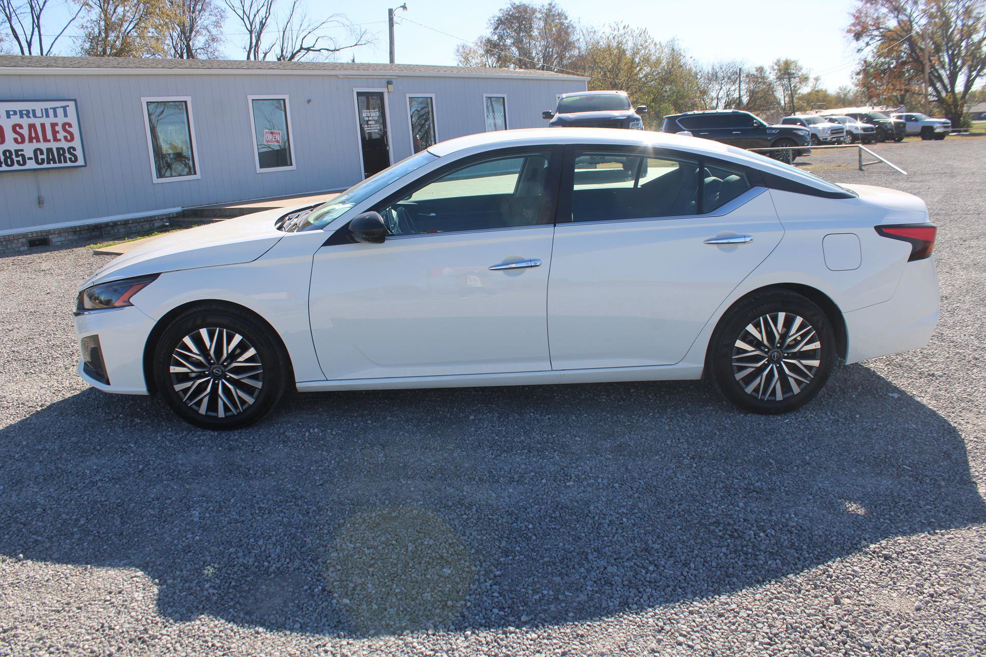 Used 2025 Nissan Altima 2.5 SV image 4
