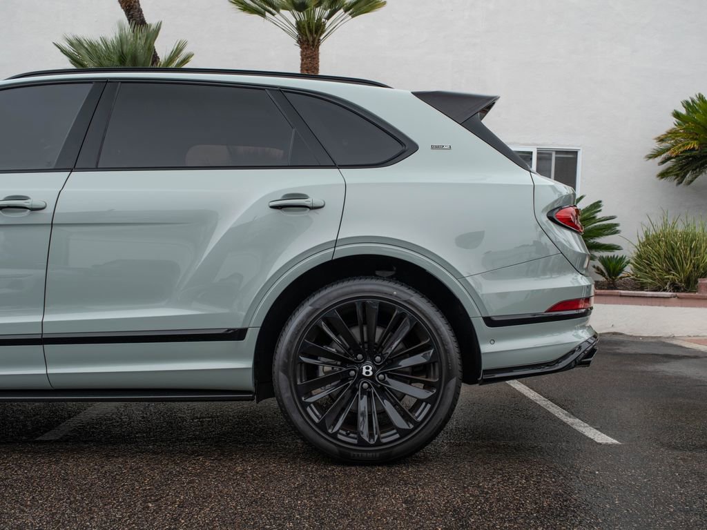 Used 2023 Bentley Bentayga Speed AWD/4WD image 34