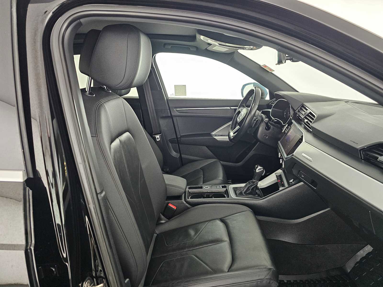 Used 2021 Audi Q3 2.0T Premium w/ Convenience Package AWD/4WD image 10