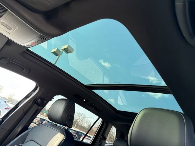 Used 2024 Volkswagen Tiguan SEL R-Line image 24