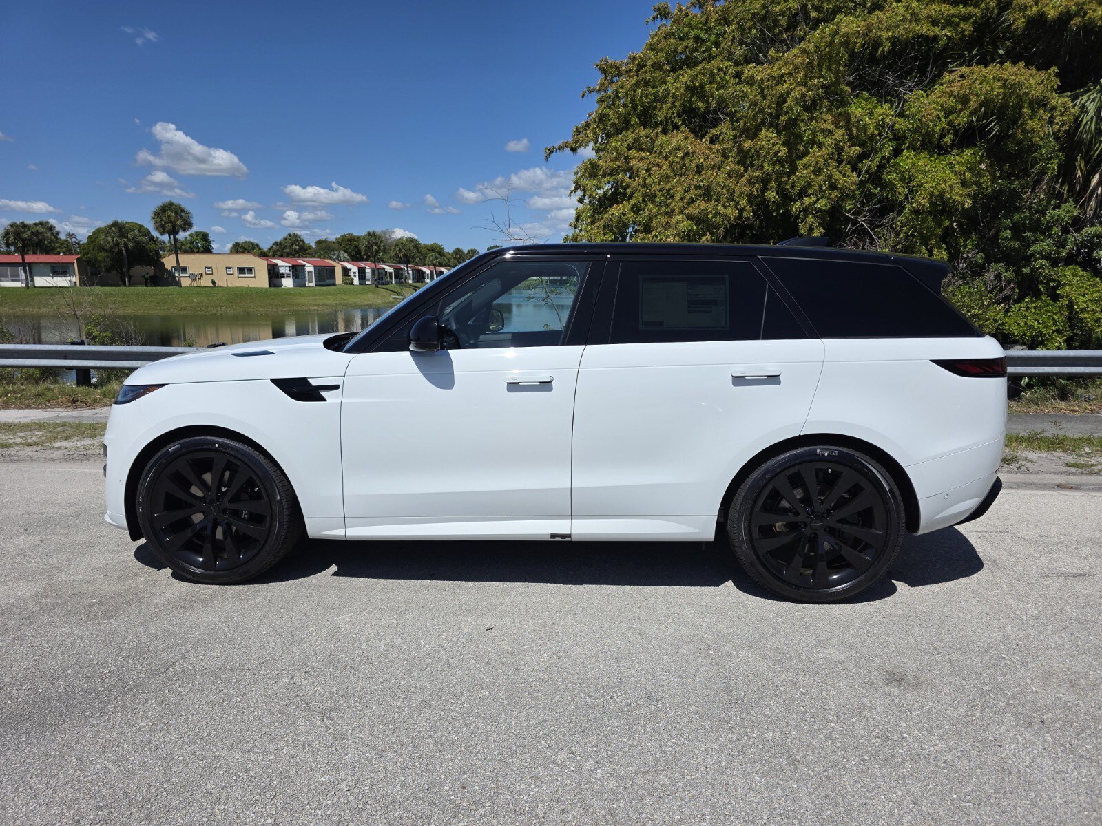 Used 2026 Land Rover Range Rover Sport Dynamic SE AWD/4WD image 6