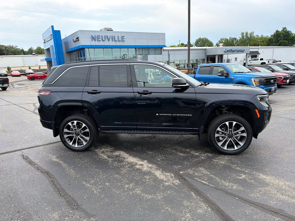 Used 2024 Jeep Grand Cherokee Overland w/ Adv Protech Group III AWD/4WD image 2