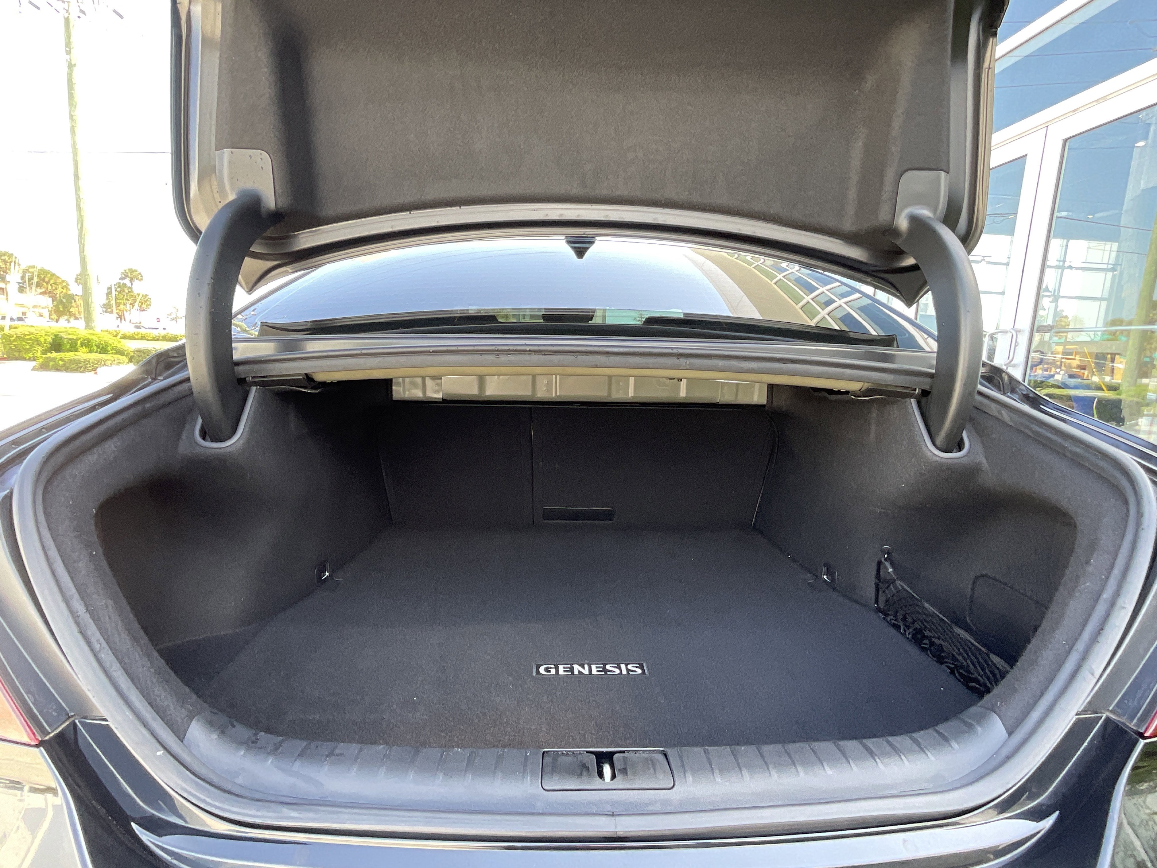 Used 2023 Genesis G70 2.0T image 31