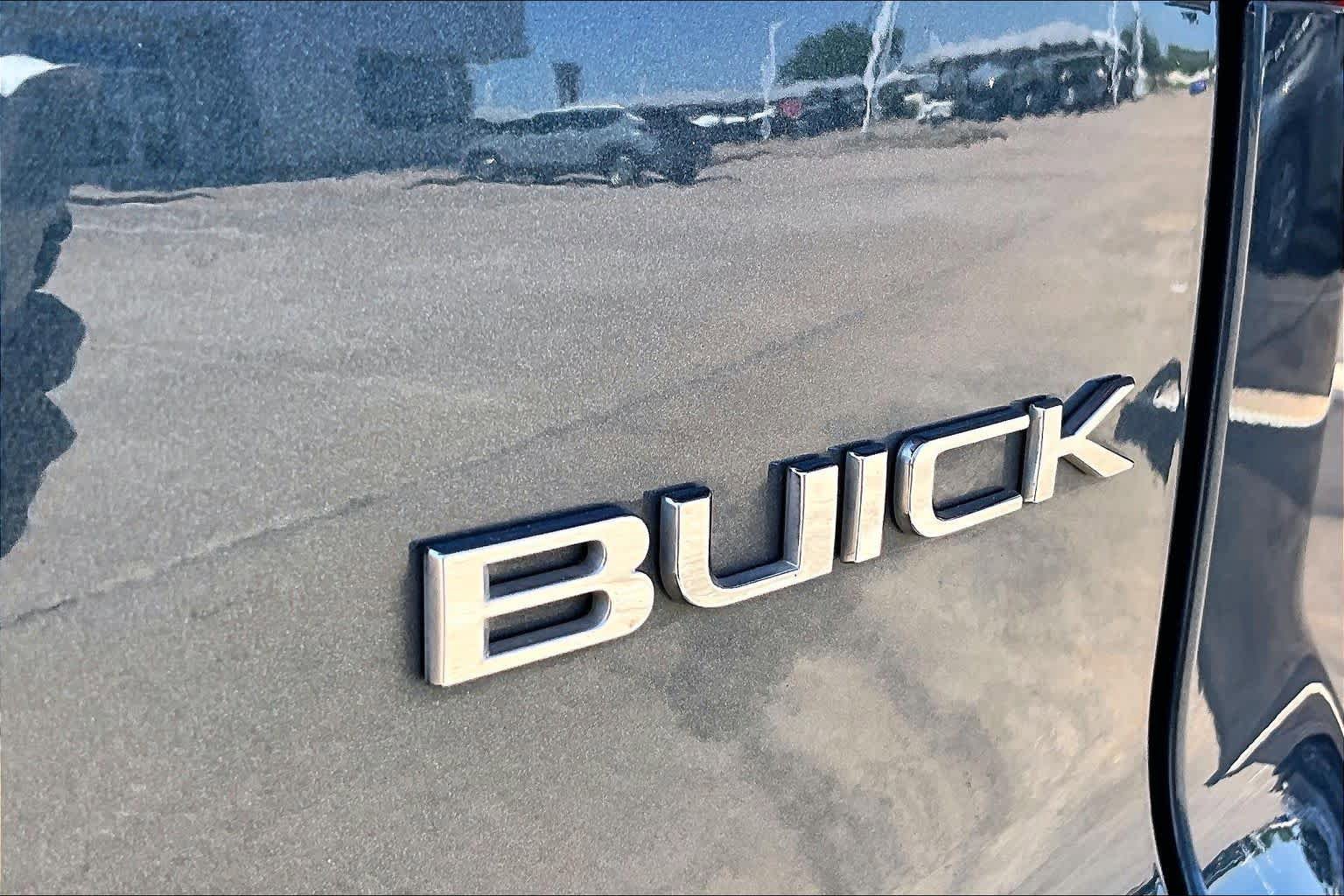 Used 2025 Buick Enclave Preferred w/ Power Package FWD image 10