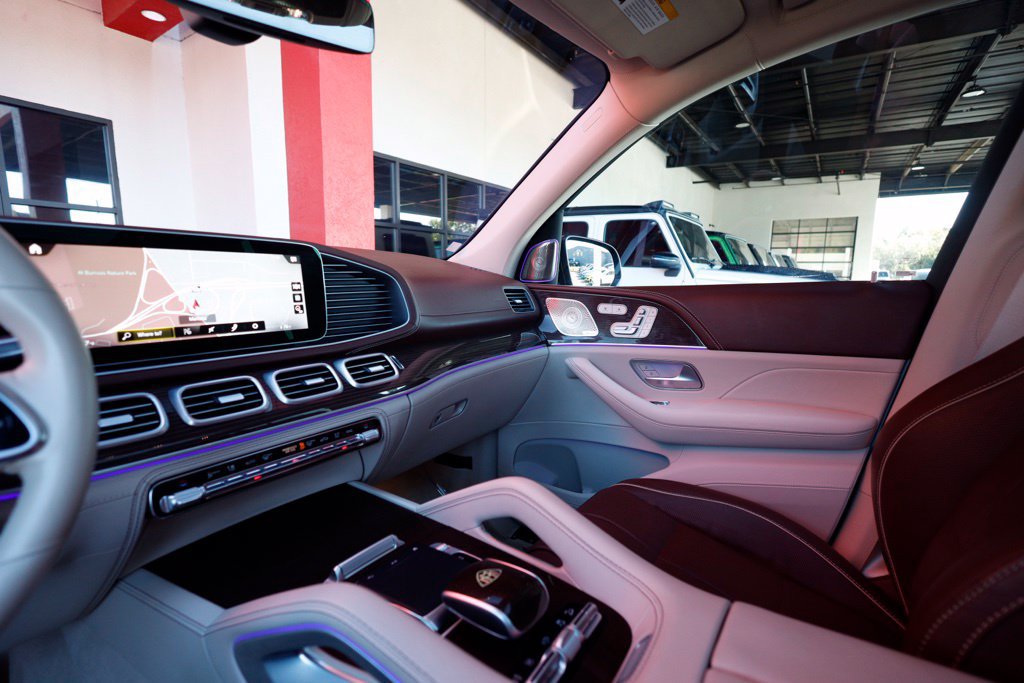 Used 2023 Mercedes-Benz Maybach GLS 600 4MATIC image 46