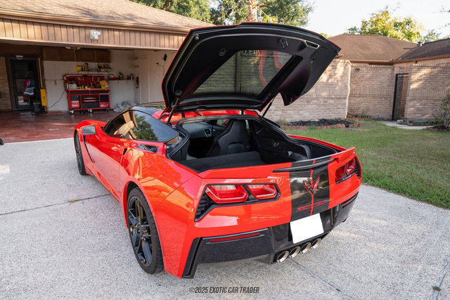 Used 2019 Chevrolet Corvette Stingray Coupe w/ Carbon Flash Badge Package image 20