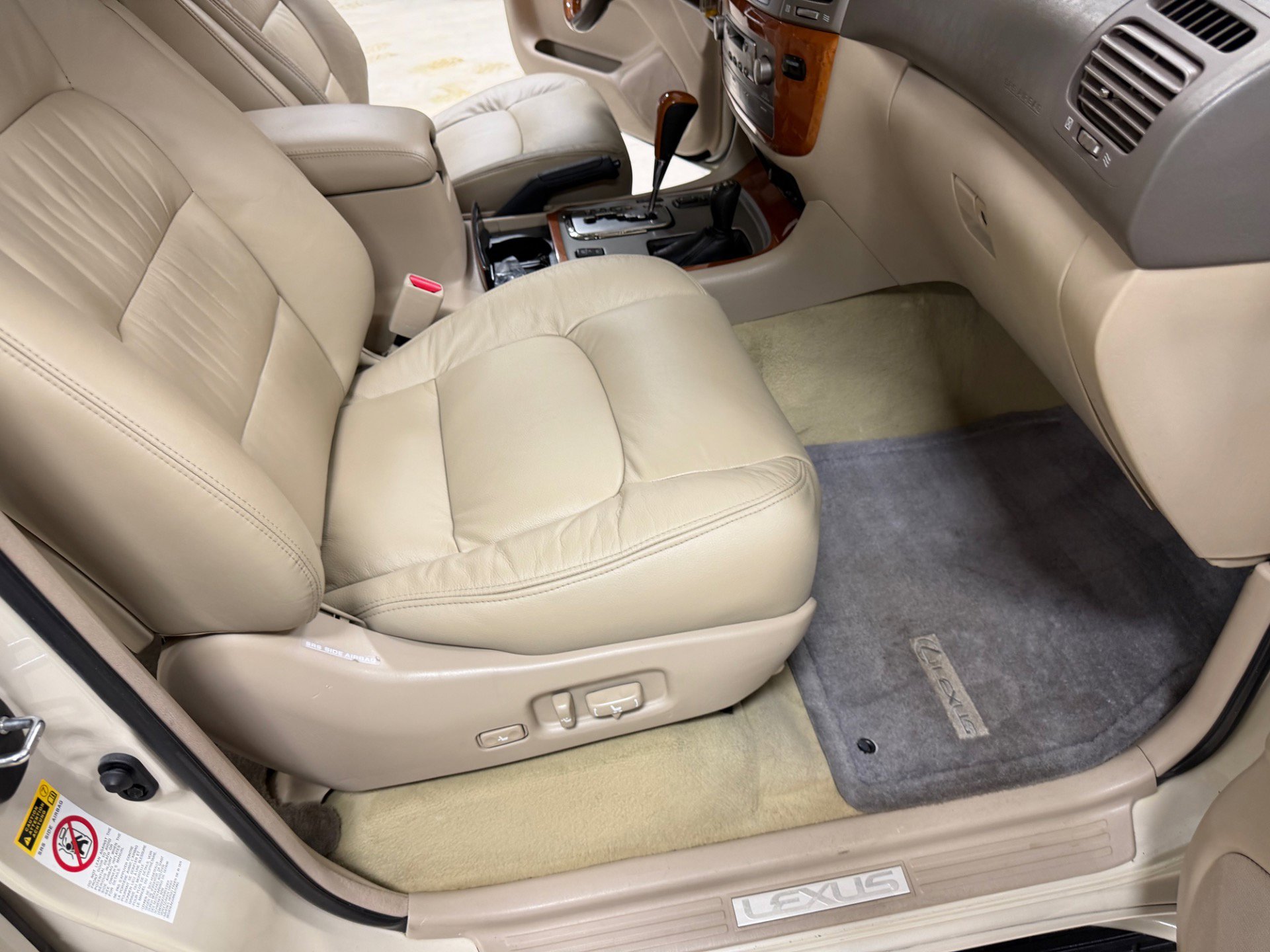 Used 2005 Lexus LX 470 4WD image 26