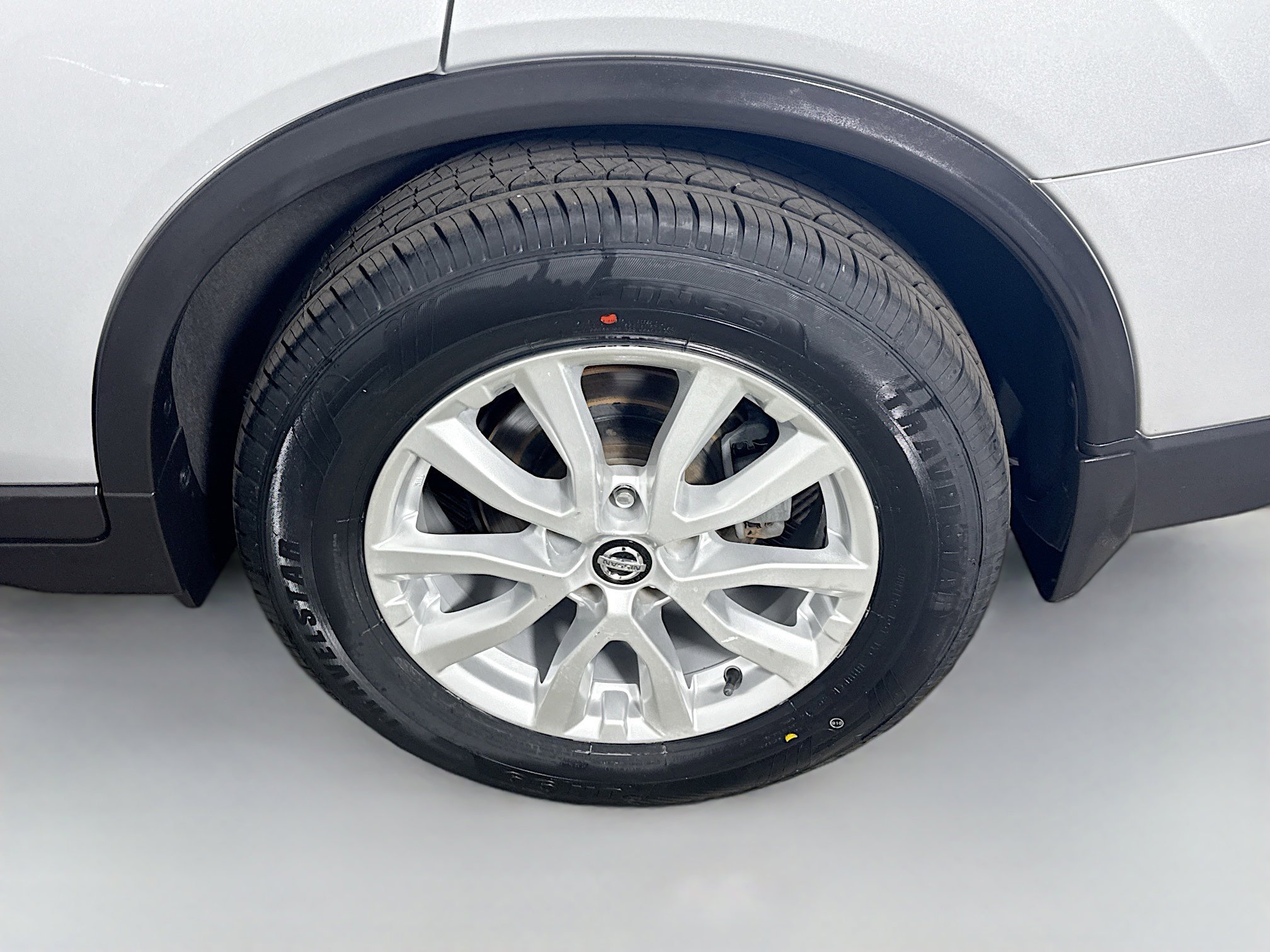 Used 2017 Nissan Rogue SV w/ SV Premium Package image 37