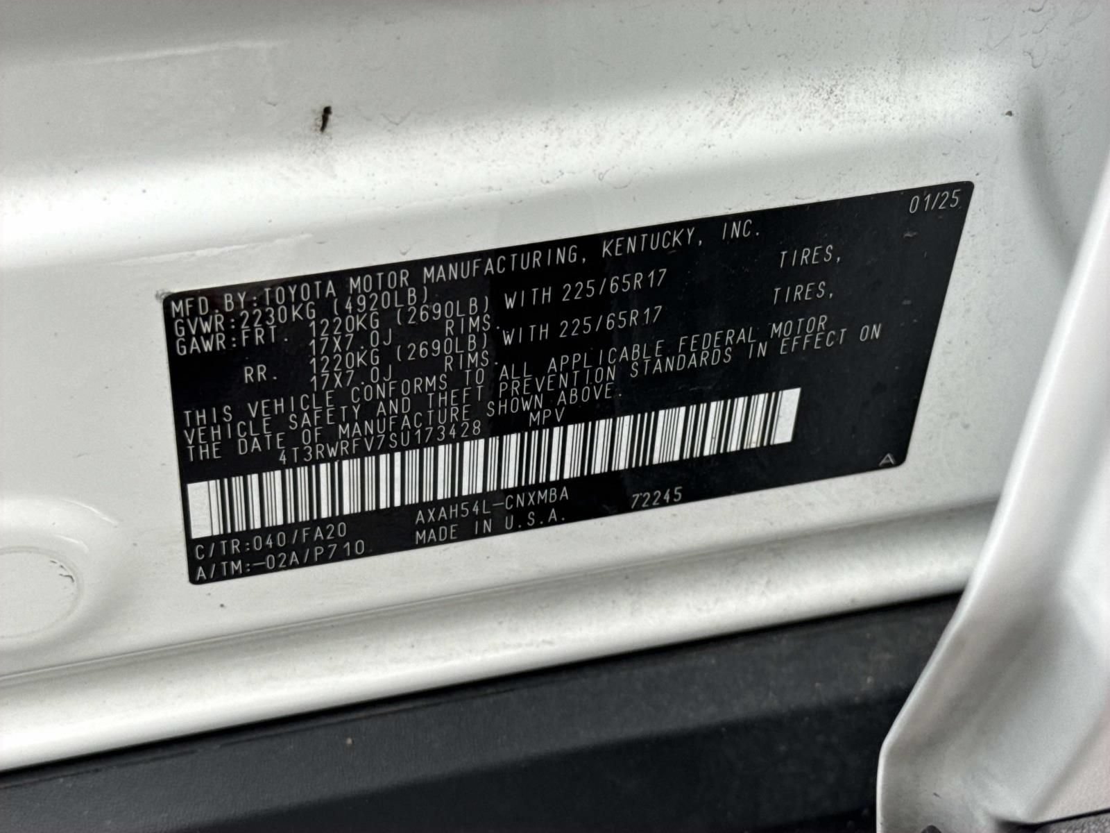 Used 2025 Toyota RAV4 XLE AWD/4WD image 30