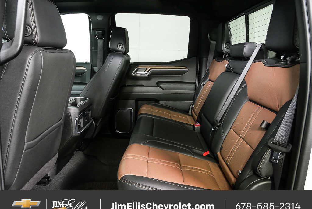 Certified 2024 Chevrolet Silverado 1500 High Country w/ Technology Package AWD/4WD image 18