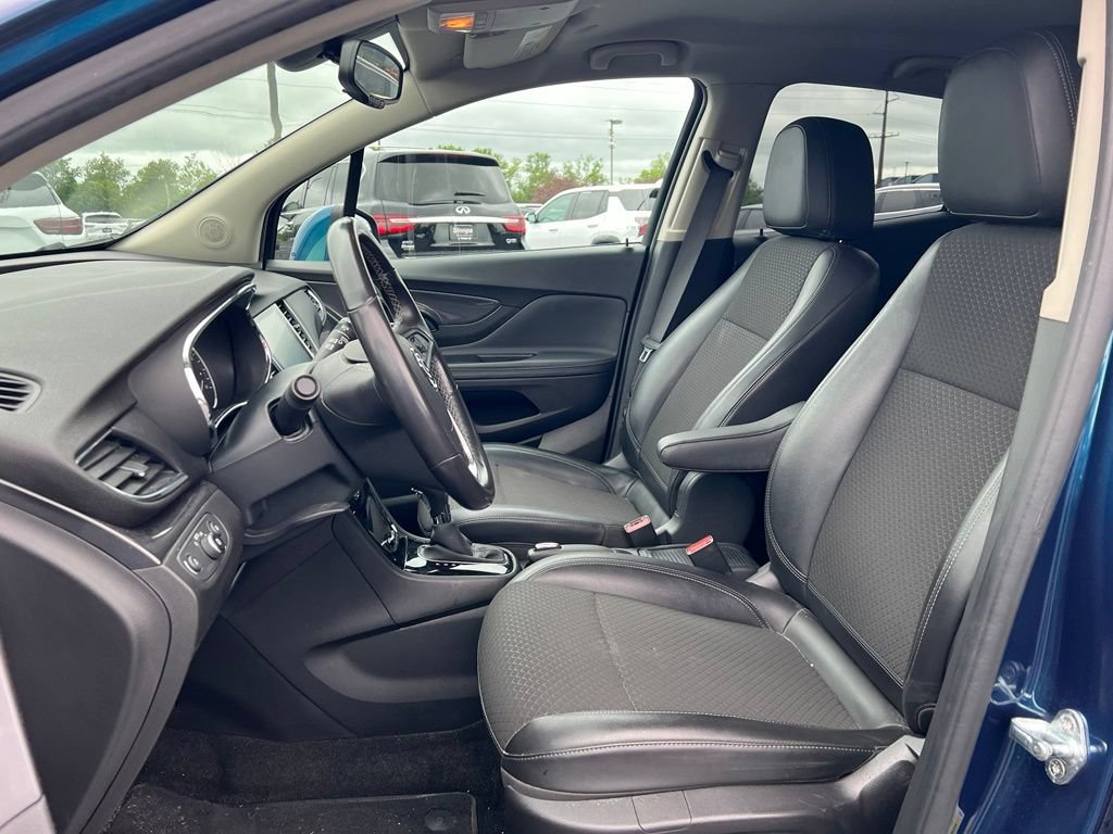 Used 2019 Buick Encore Sport Touring w/ Safety Package FWD image 8