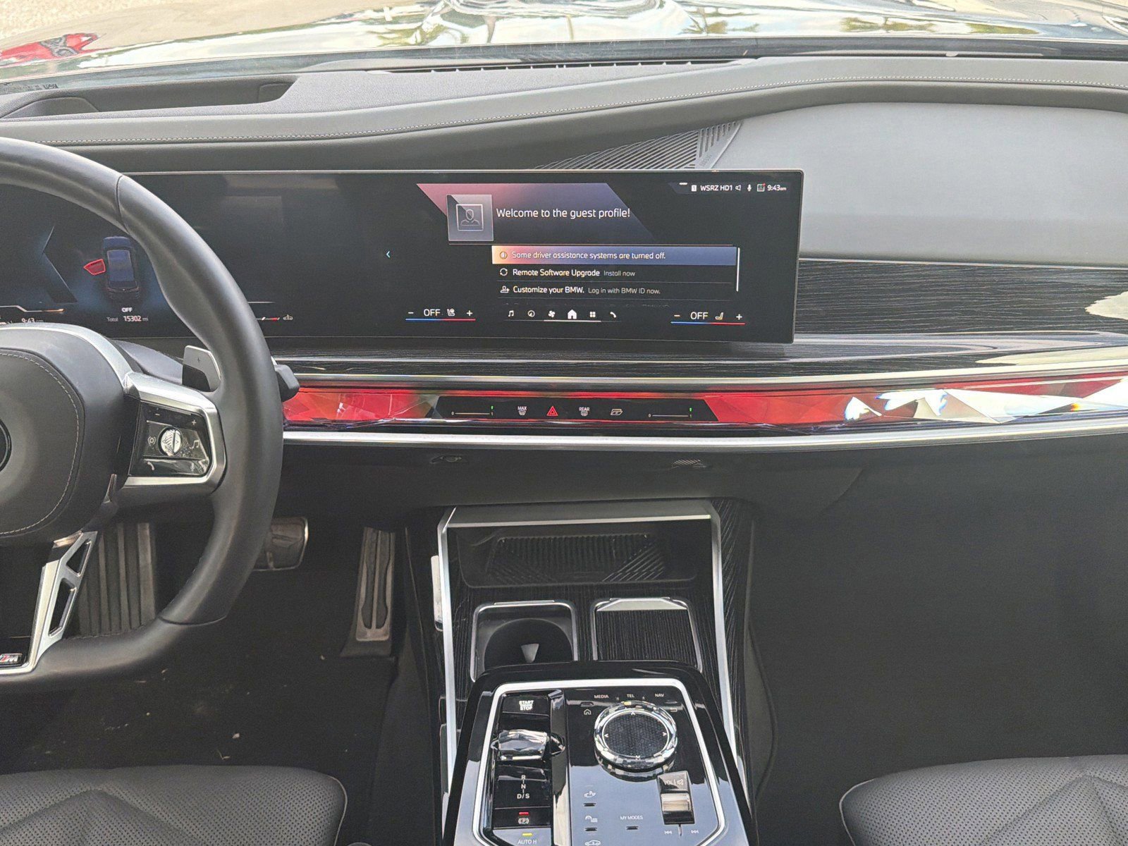 Certified 2025 BMW 740i xDrive AWD/4WD image 13