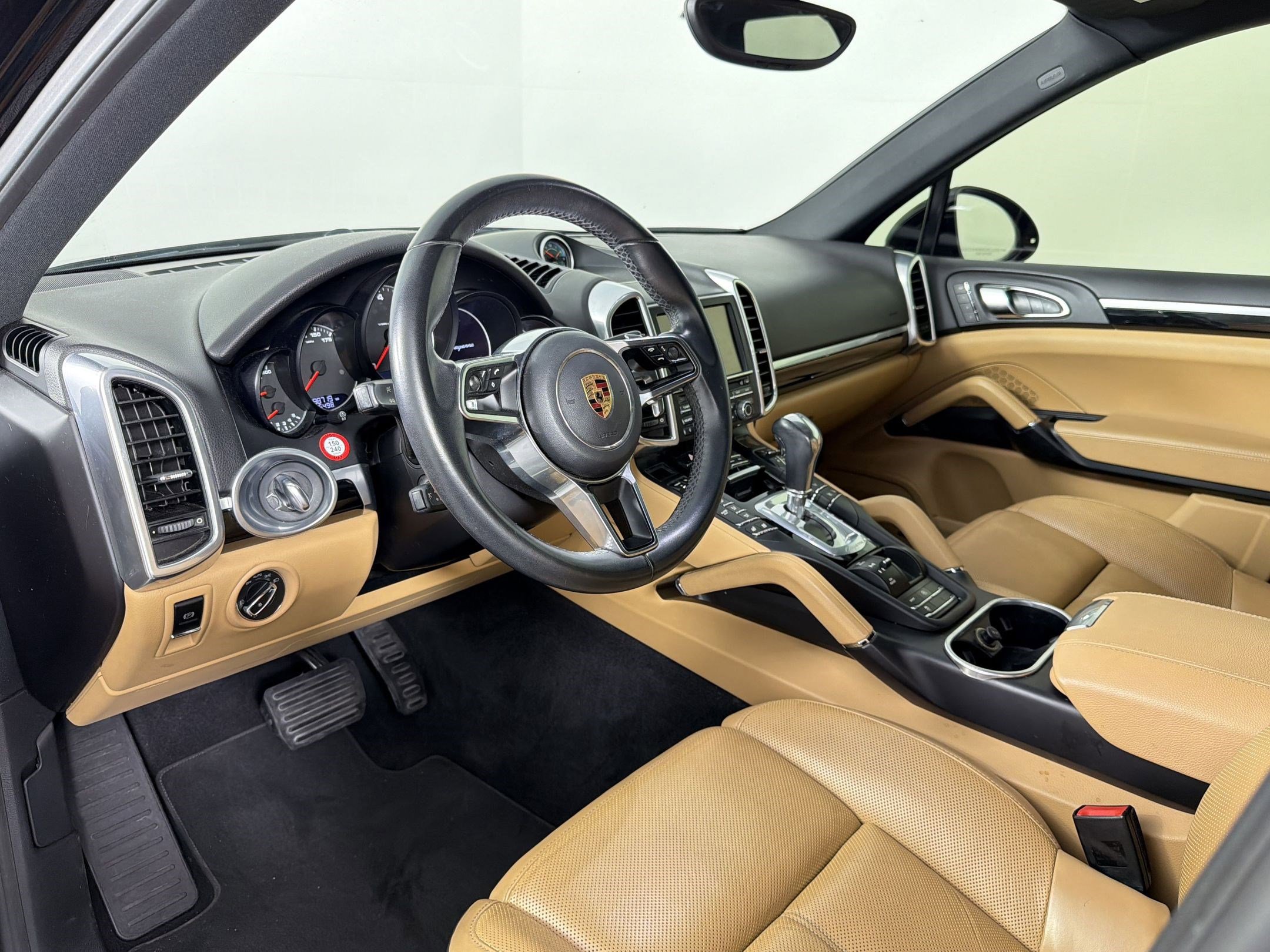 Used 2016 Porsche Cayenne image 4