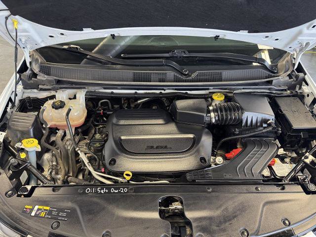 Used 2022 Chrysler Pacifica Touring-L image 35