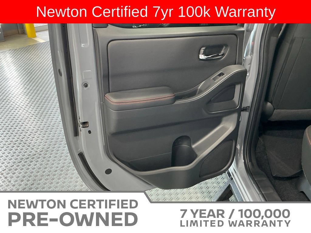 Used 2025 Nissan Frontier PRO-4X AWD/4WD image 41