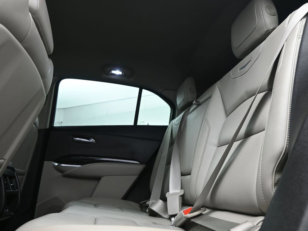 Used 2023 Cadillac XT4 Premium Luxury image 14