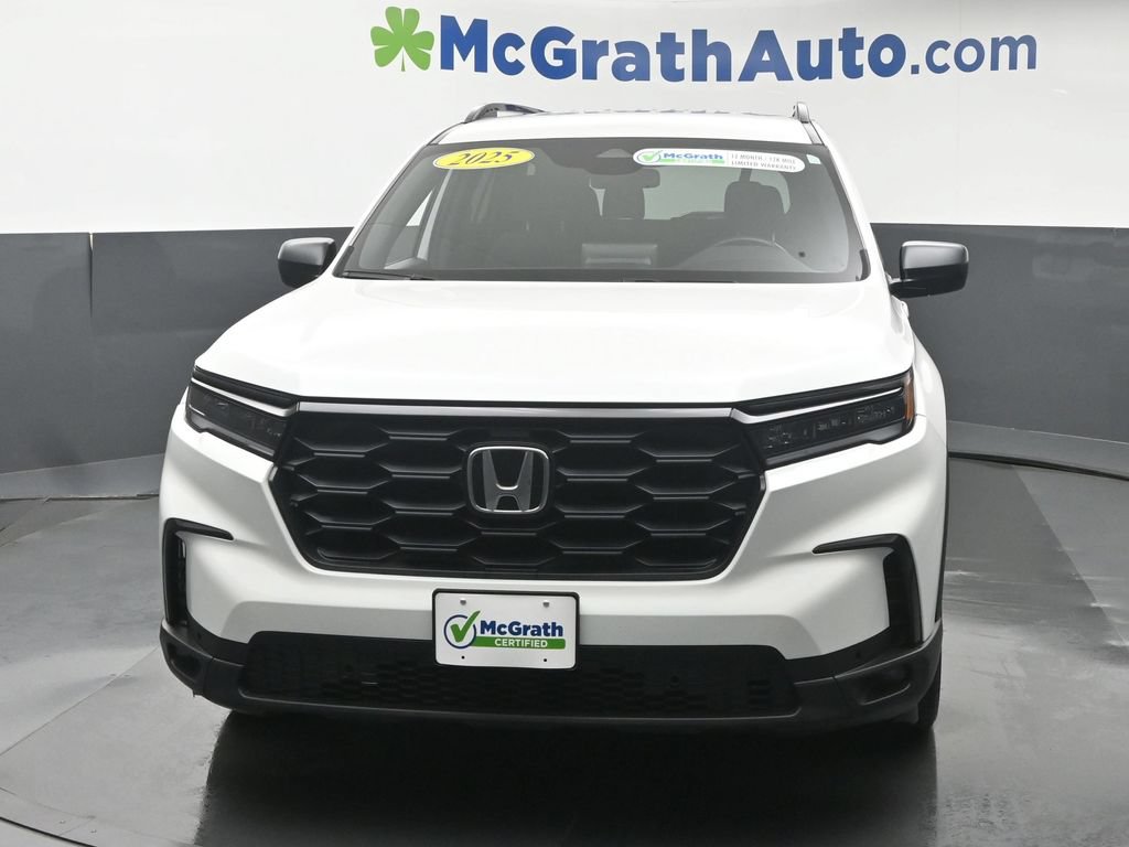 Used 2025 Honda Pilot Sport image 6