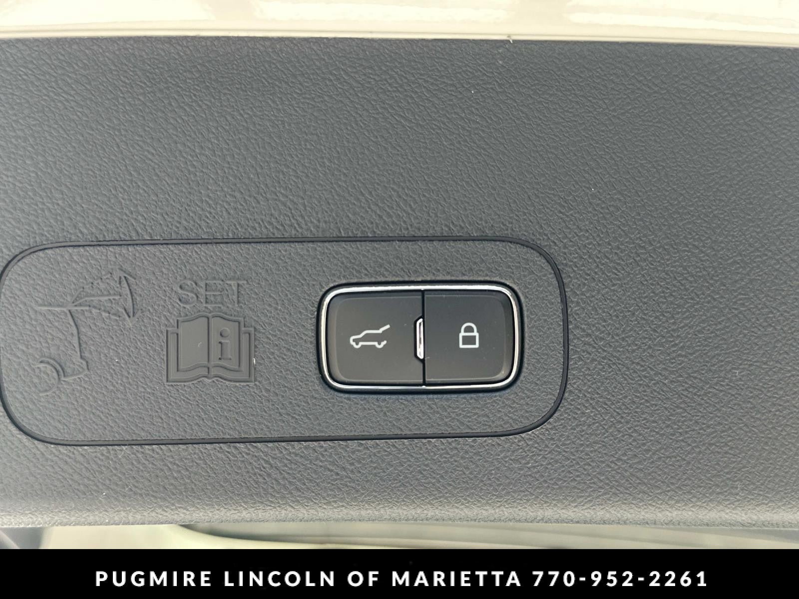 New 2026 Lincoln Aviator 2WD w/ Jet Appearance Package image 19