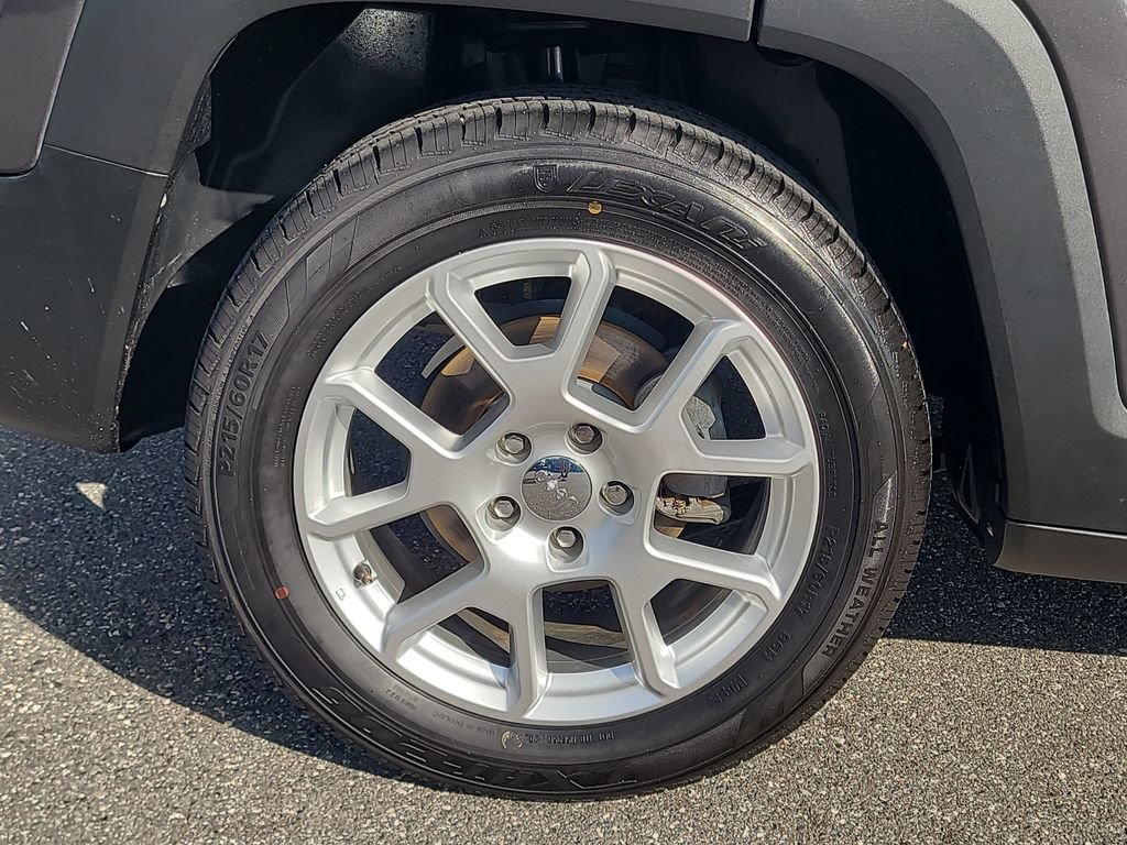 Certified 2020 Jeep Renegade Sport w/ Sport Appearance Group FWD image 6