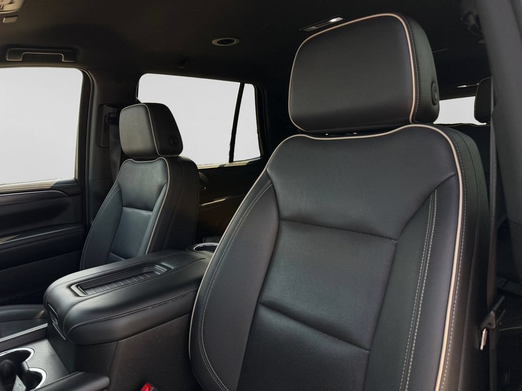 Used 2024 GMC Yukon SLT AWD/4WD image 23