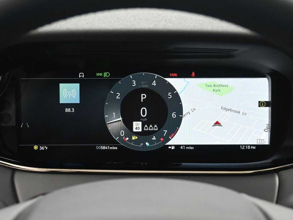 Used 2024 Land Rover Range Rover Evoque Dynamic SE image 13