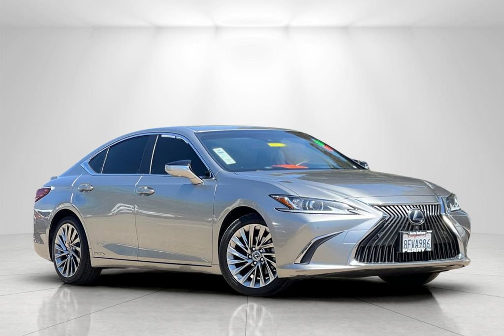 Used 2019 Lexus ES 300h w/ Accessory Package 2