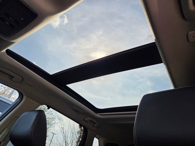 Used 2023 Nissan Rogue SL w/ SL Premium Package image 9