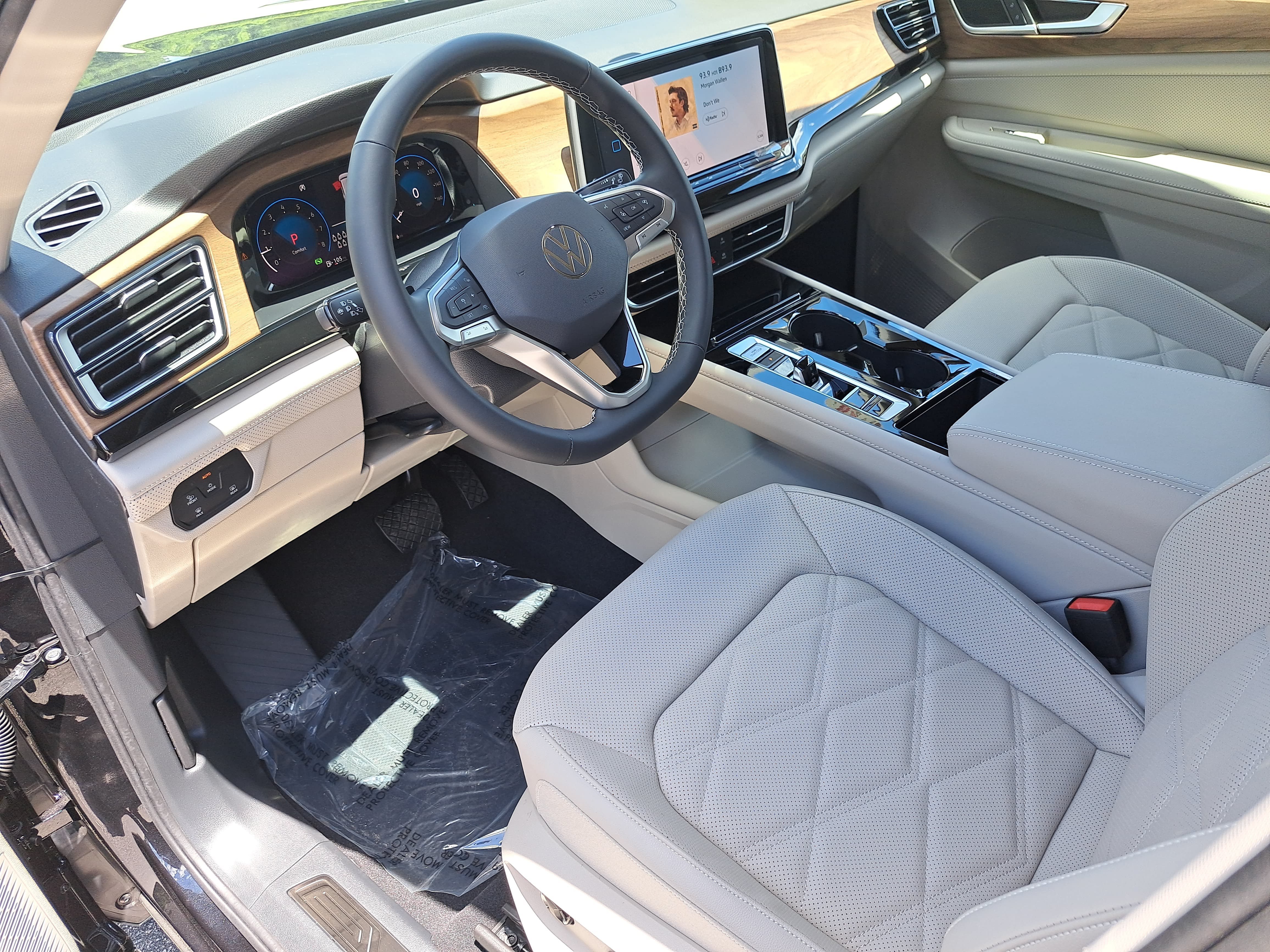 New 2026 Volkswagen Atlas SE FWD image 17