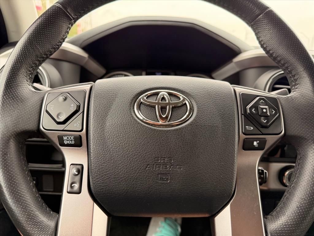 Used 2017 Toyota Tacoma SR5 w/ Tow Package AWD/4WD image 15