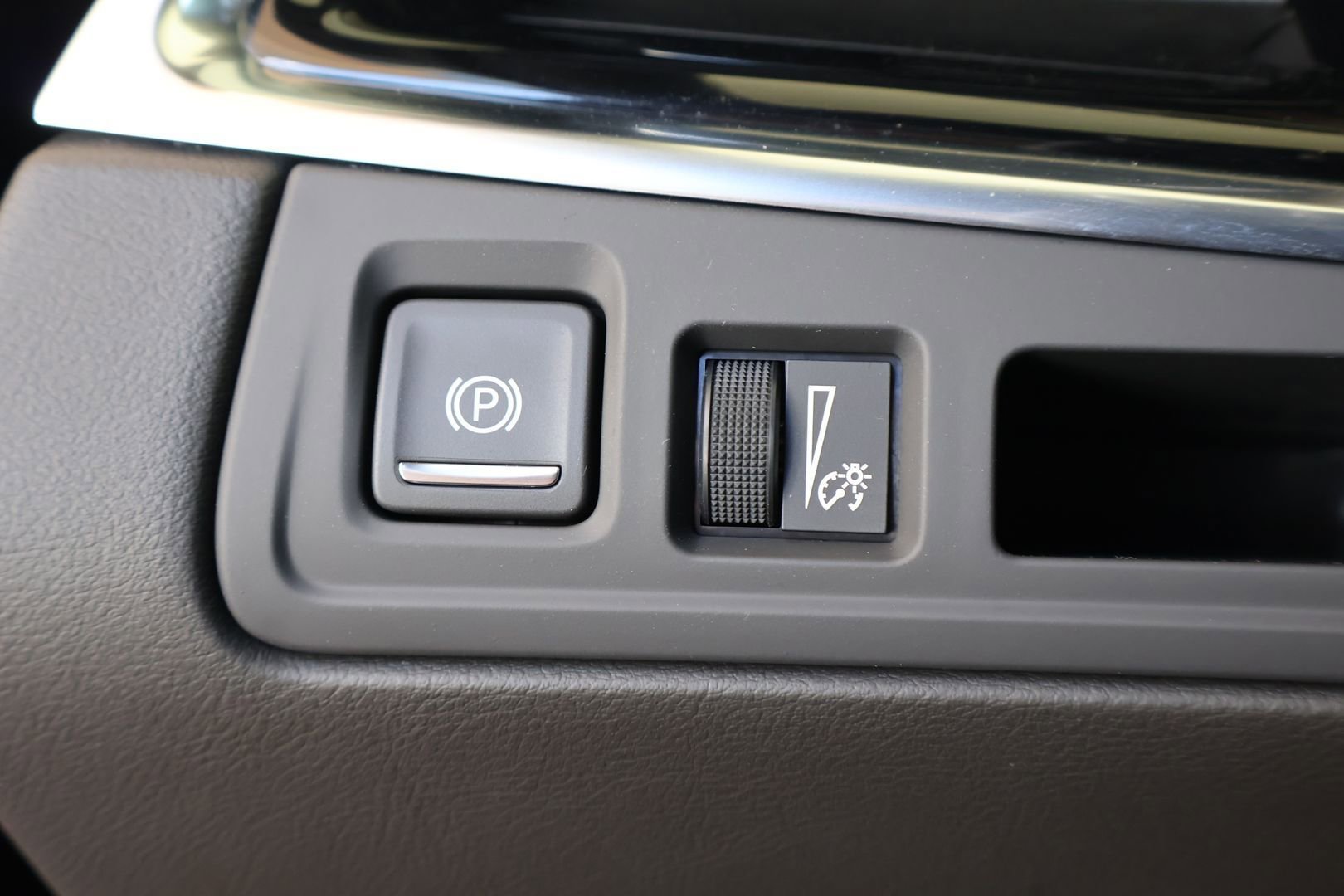 Used 2024 Cadillac XT6 Luxury FWD image 21