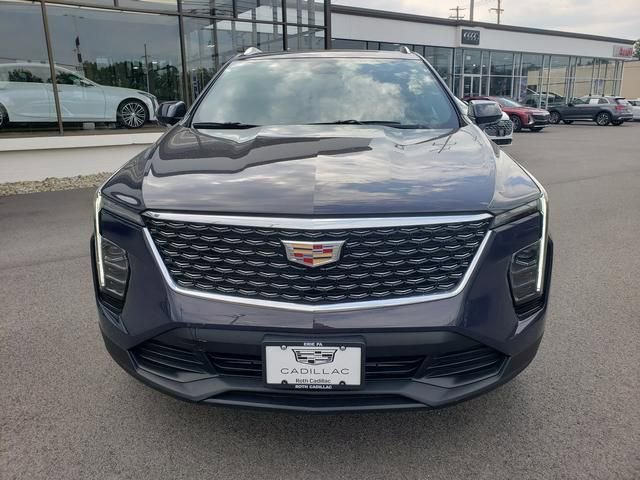 Used 2024 Cadillac XT4 Luxury w/ Cold Weather Package AWD/4WD image 9