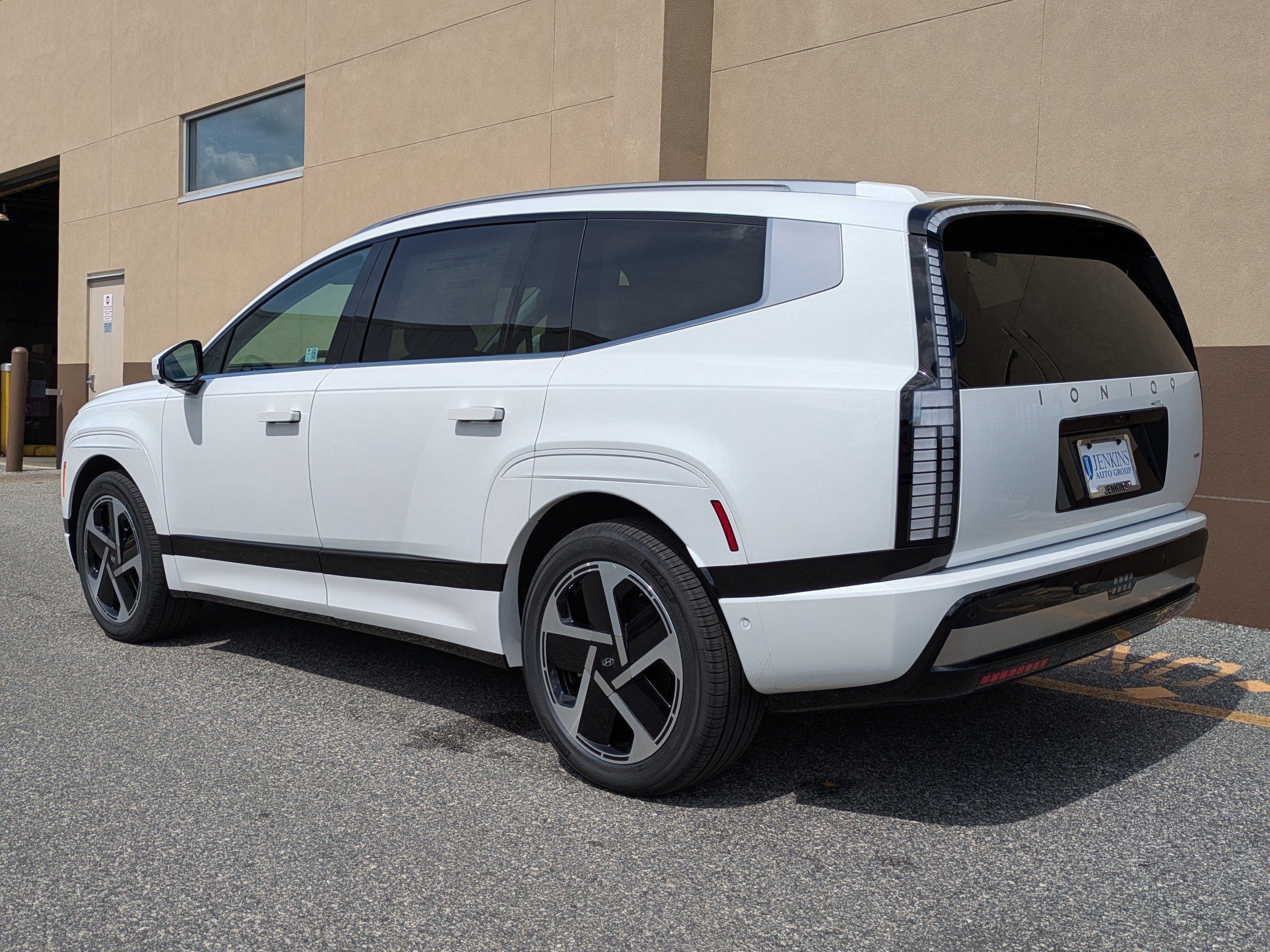 New 2026 Hyundai Ioniq 9 Calligraphy image 7