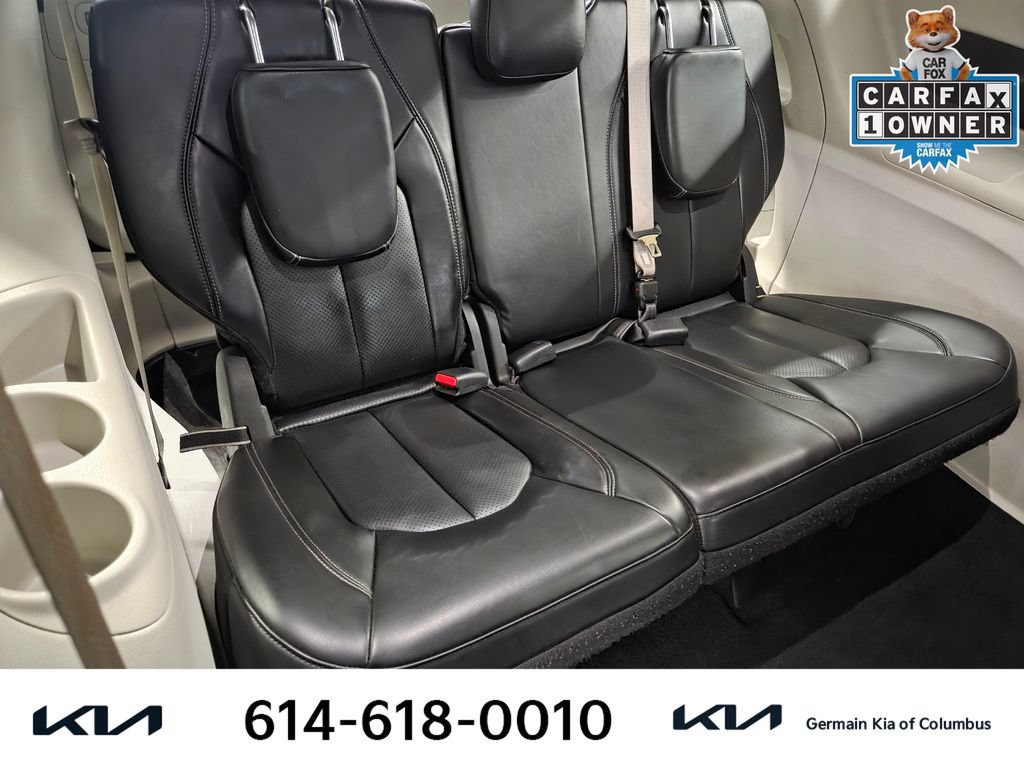 Used 2023 Chrysler Pacifica Touring-L FWD image 18