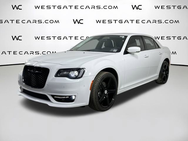 Used 2023 Chrysler 300 Touring L w/ Popular Equipment Group image 1