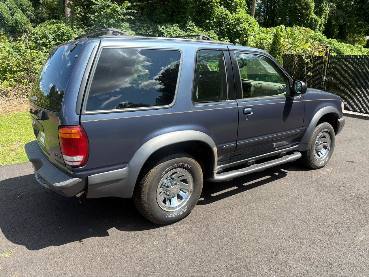Used 2000 Ford Explorer Sport RWD image 3