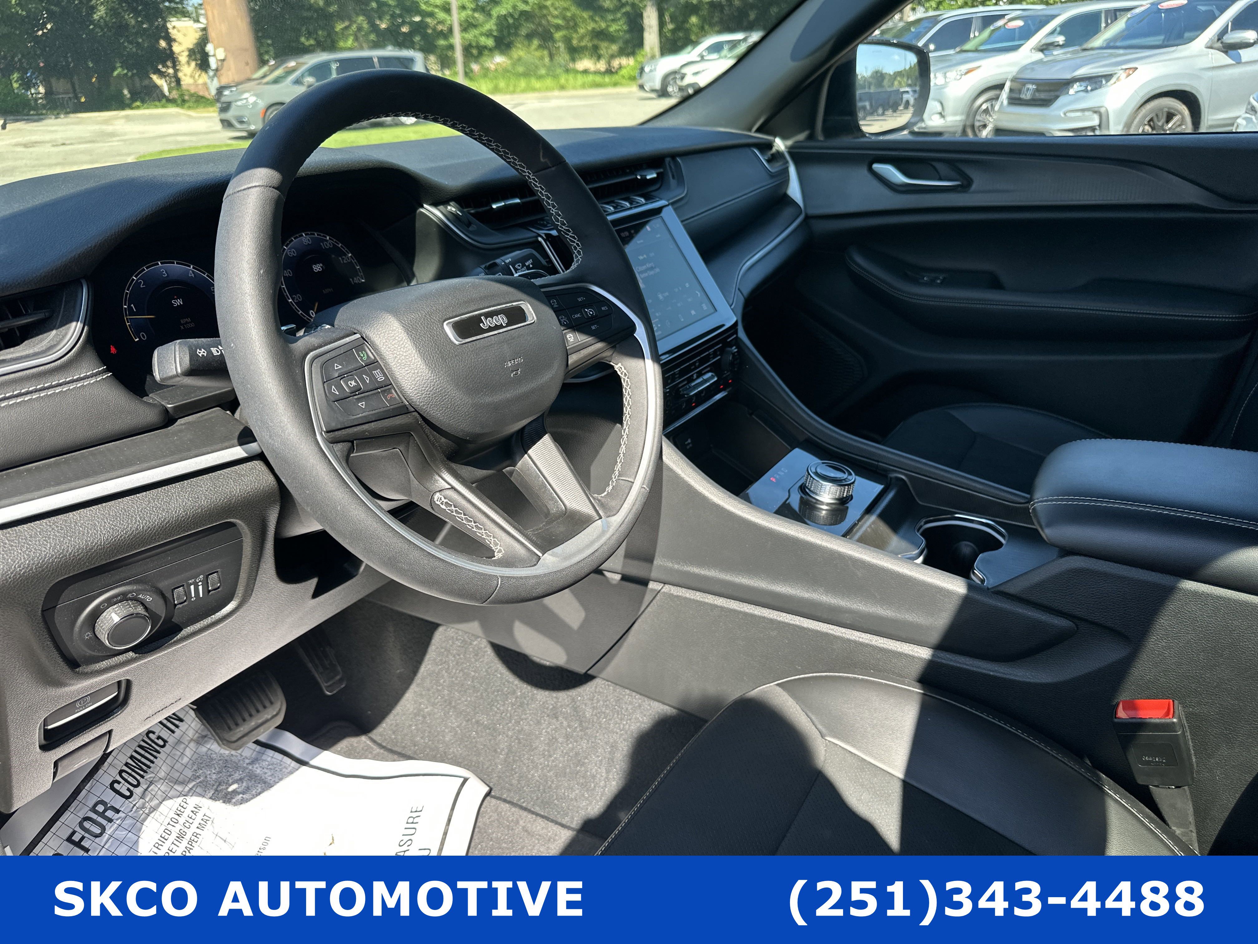 Used 2024 Jeep Grand Cherokee Altitude image 20