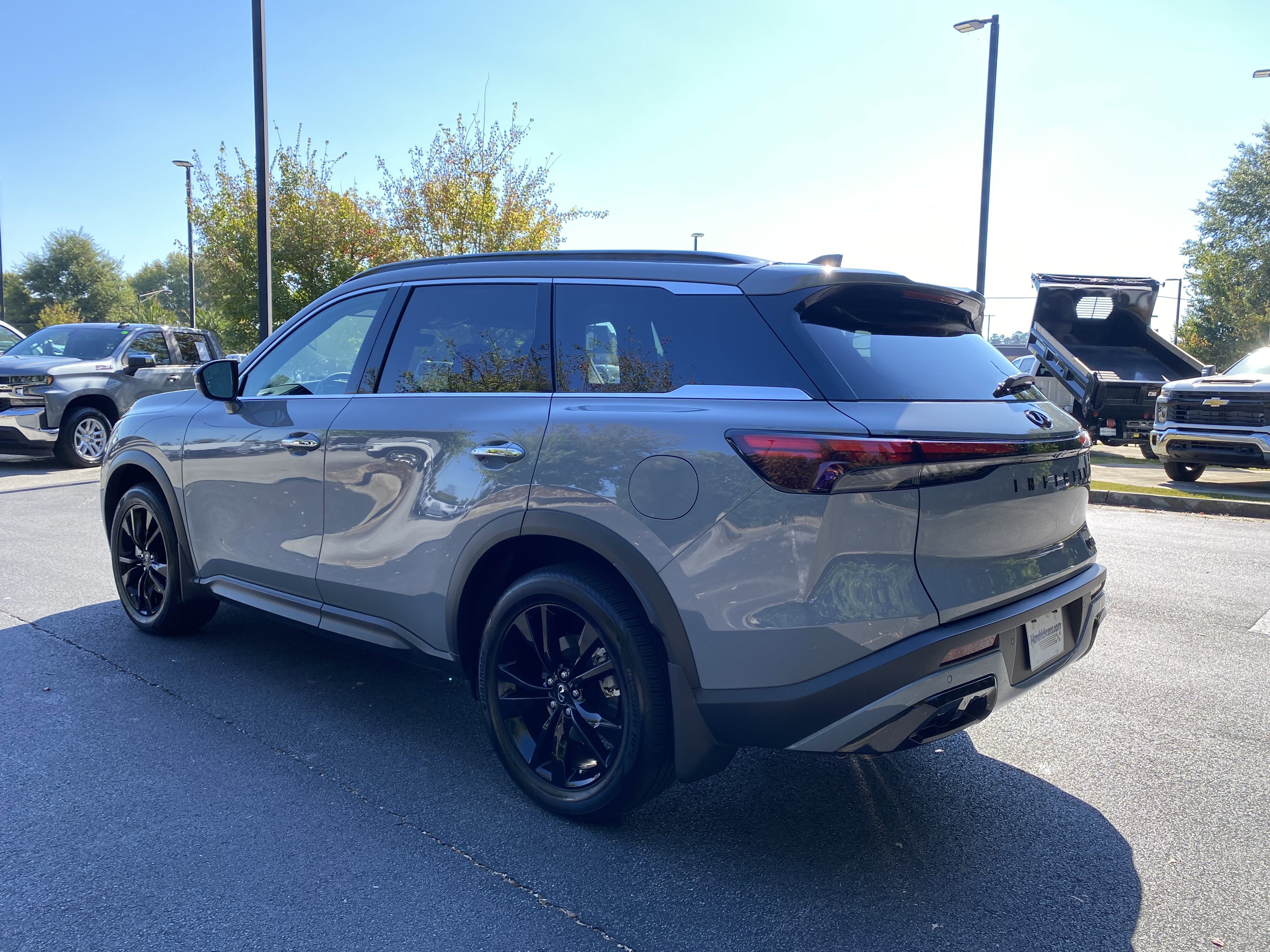 Used 2025 INFINITI QX60 Luxe w/ Black Edition image 7
