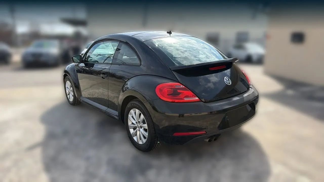 Used 2015 Volkswagen Beetle 1.8T FWD image 5