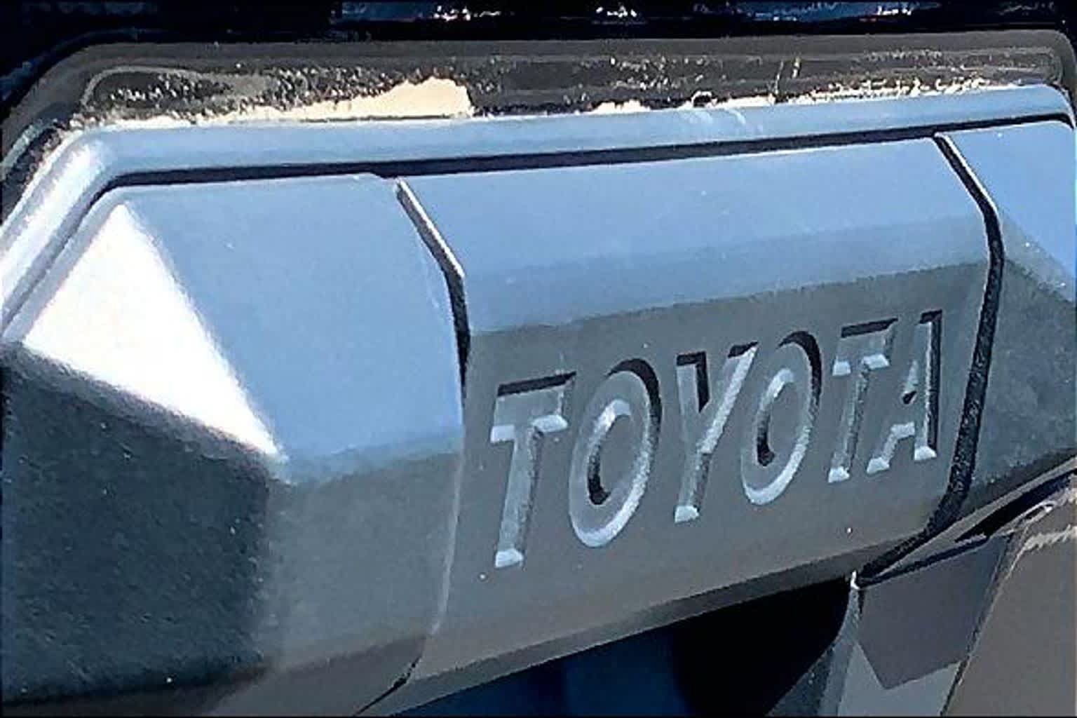 Used 2025 Toyota Tacoma SR5 AWD/4WD image 29