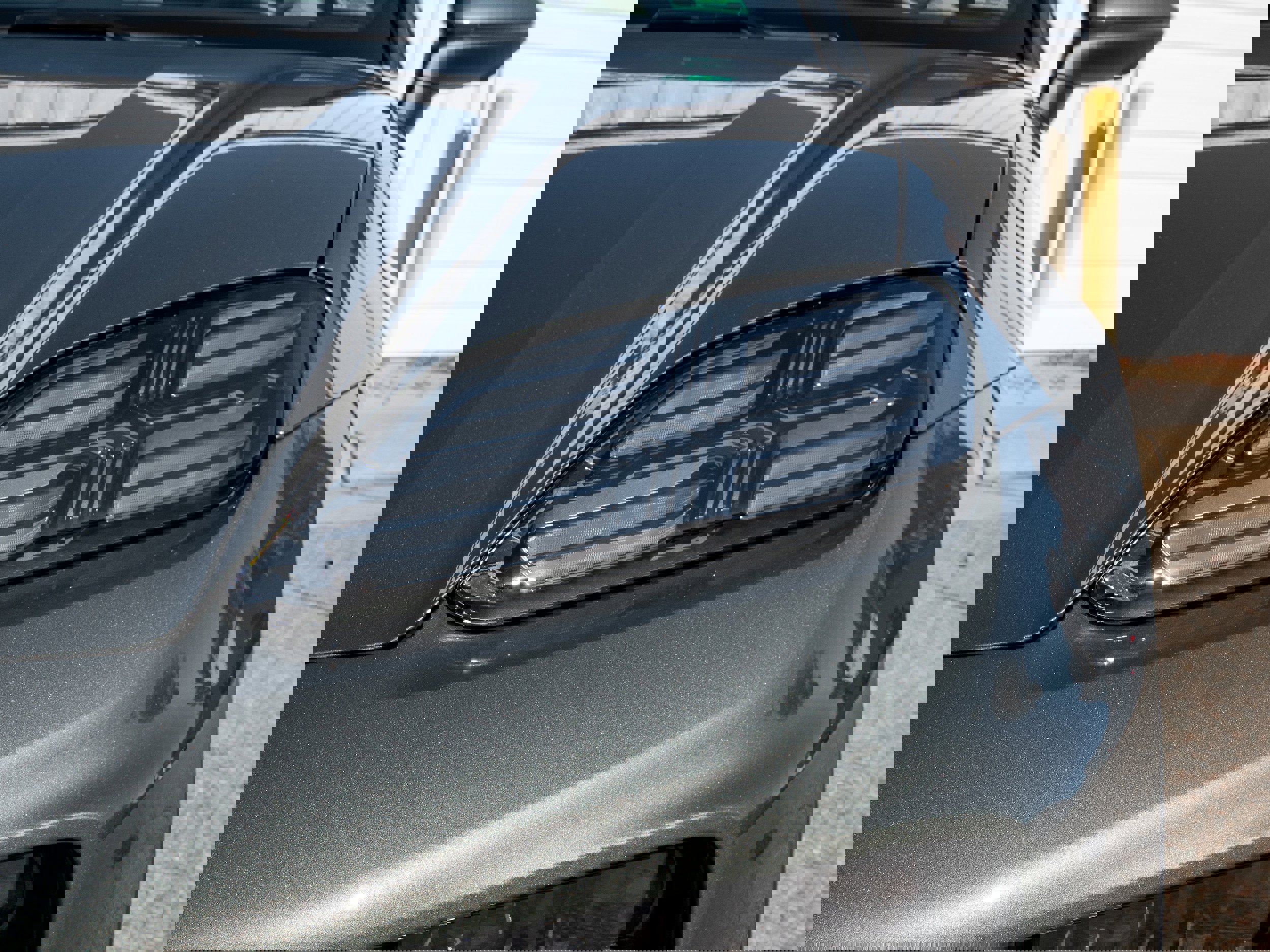 Certified 2025 Porsche Macan Electric image 12