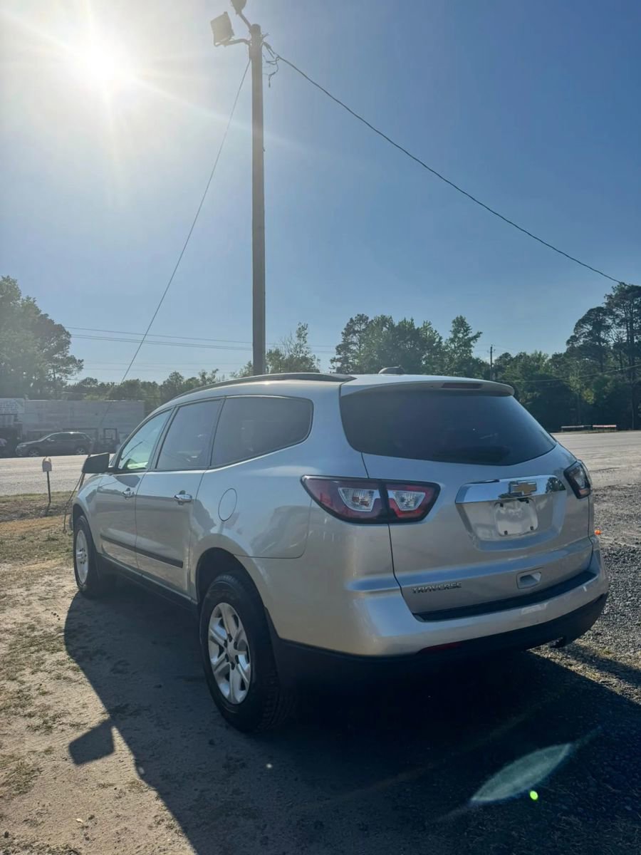 Used 2017 Chevrolet Traverse LS FWD image 7