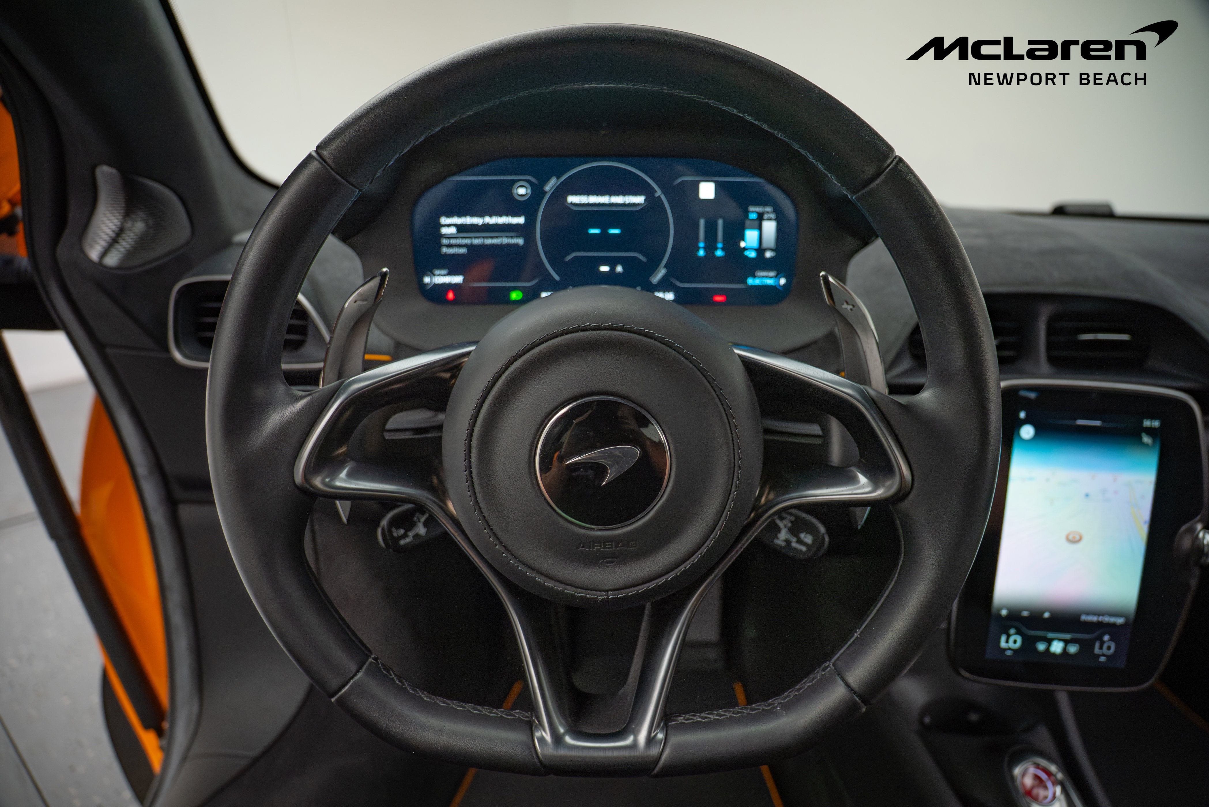 Used 2023 McLaren Artura image 26