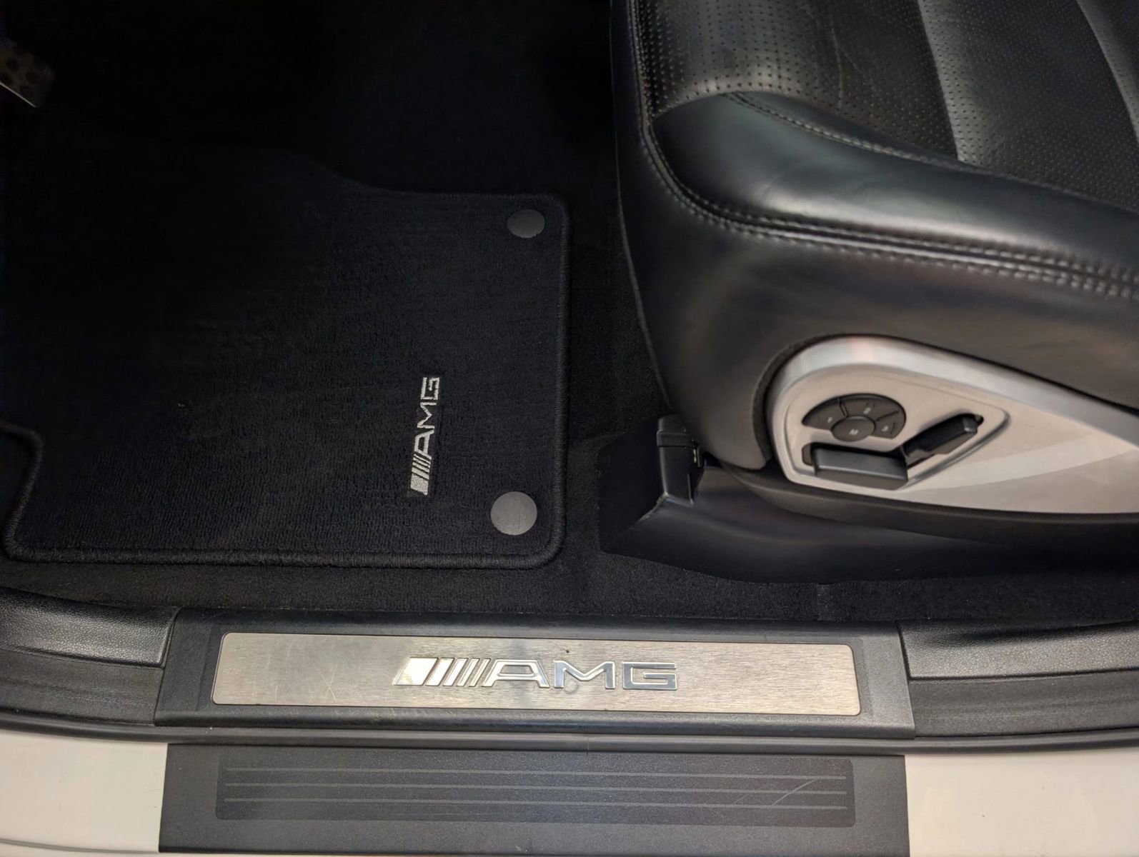 Used 2011 Mercedes-Benz ML 63 AMG 4MATIC image 13