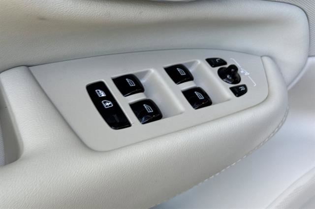 Certified 2024 Volvo XC90 B5 Plus w/ Protection Package Premier image 11