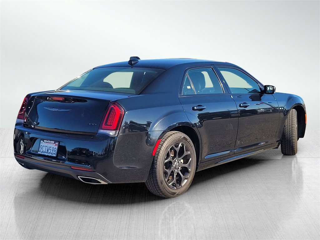 Used 2022 Chrysler 300 Touring L image 4