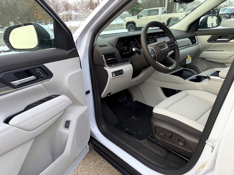 New 2026 GMC Terrain Denali w/ LPO, Floor Liner Package image 15