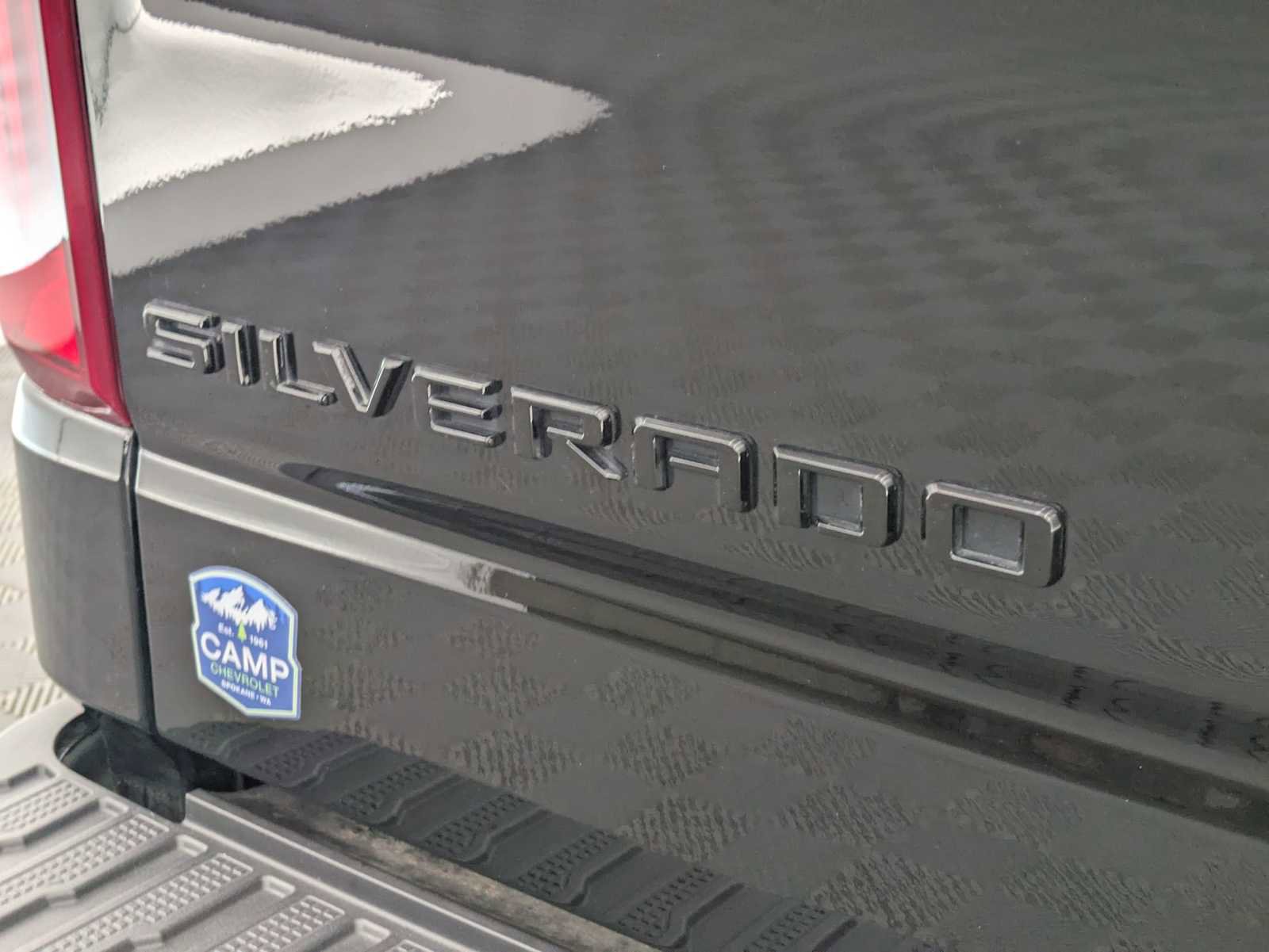 Used 2024 Chevrolet Silverado 1500 High Country w/ Technology Package AWD/4WD image 15