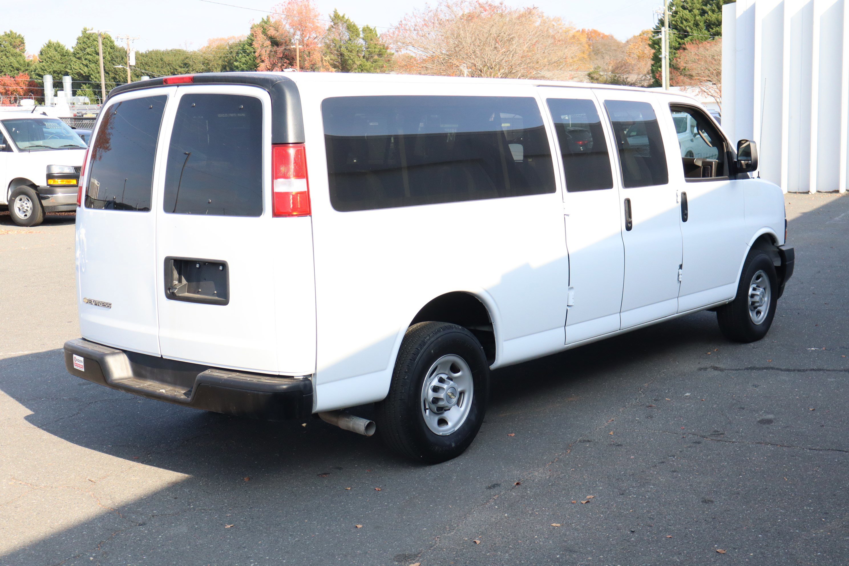 Used 2024 Chevrolet Express 3500 LS image 10