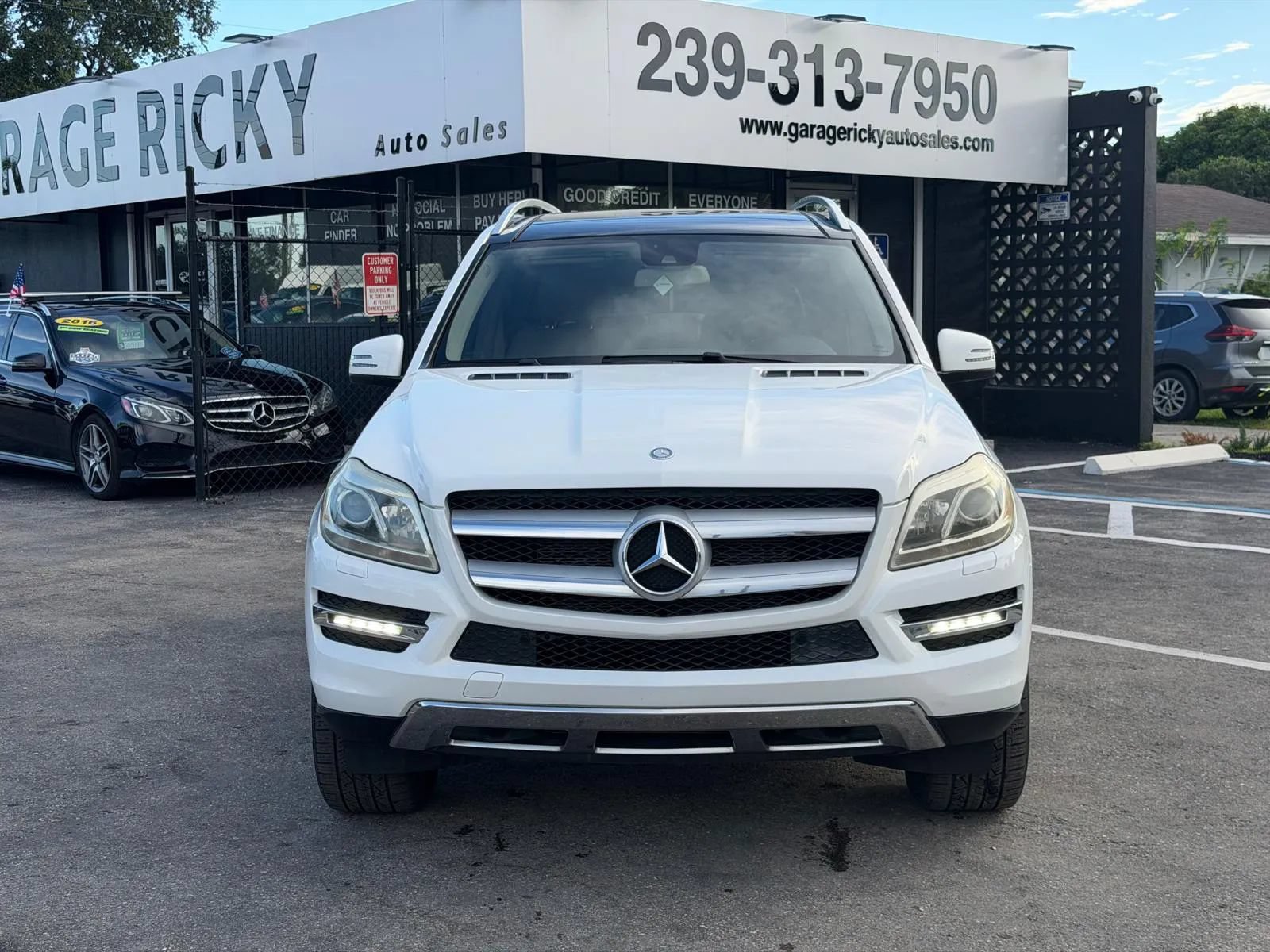 Used 2016 Mercedes-Benz GL 450 4MATIC w/ Premium I Package image 2