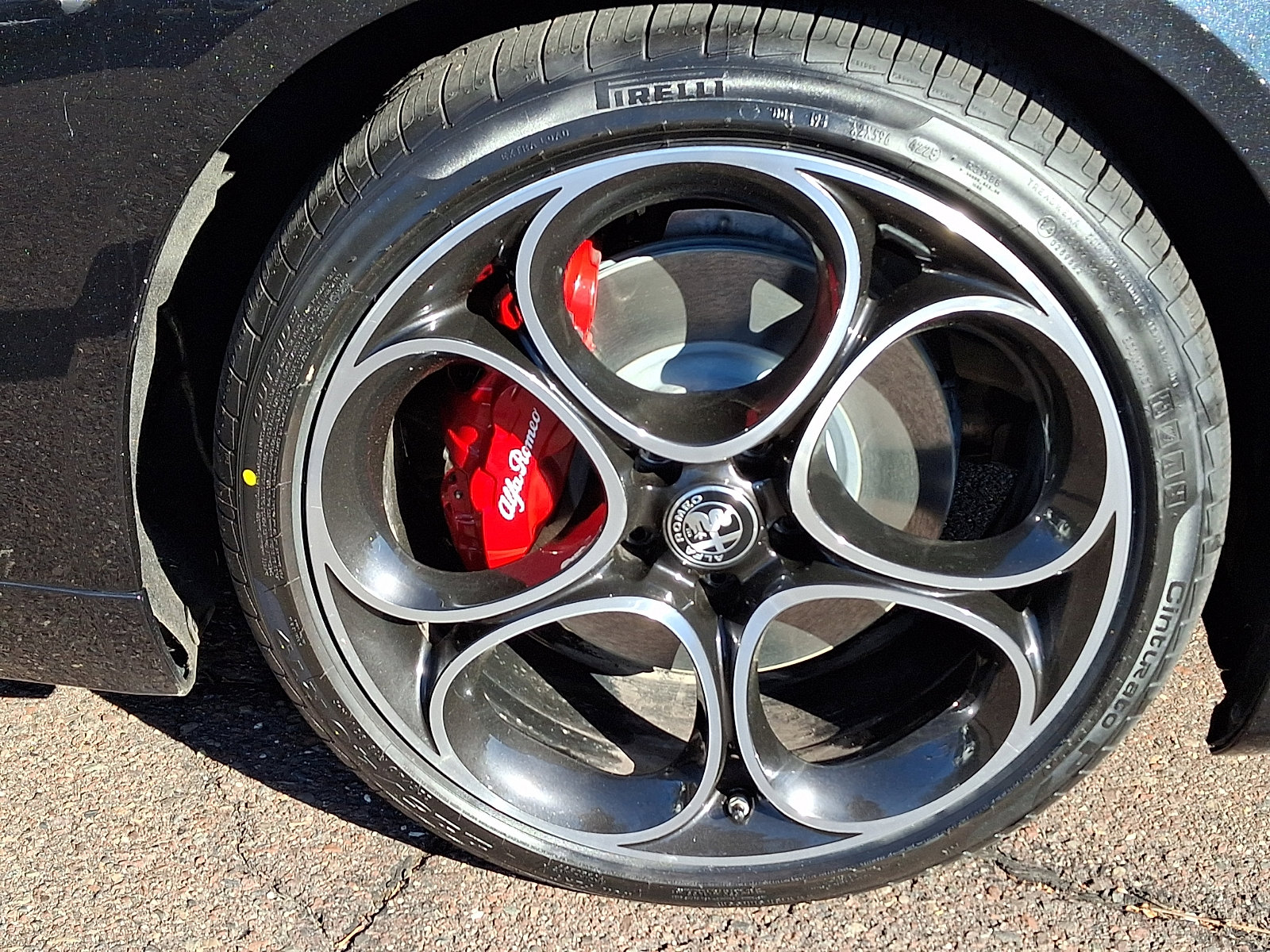 Used 2024 Alfa Romeo Giulia Veloce image 8